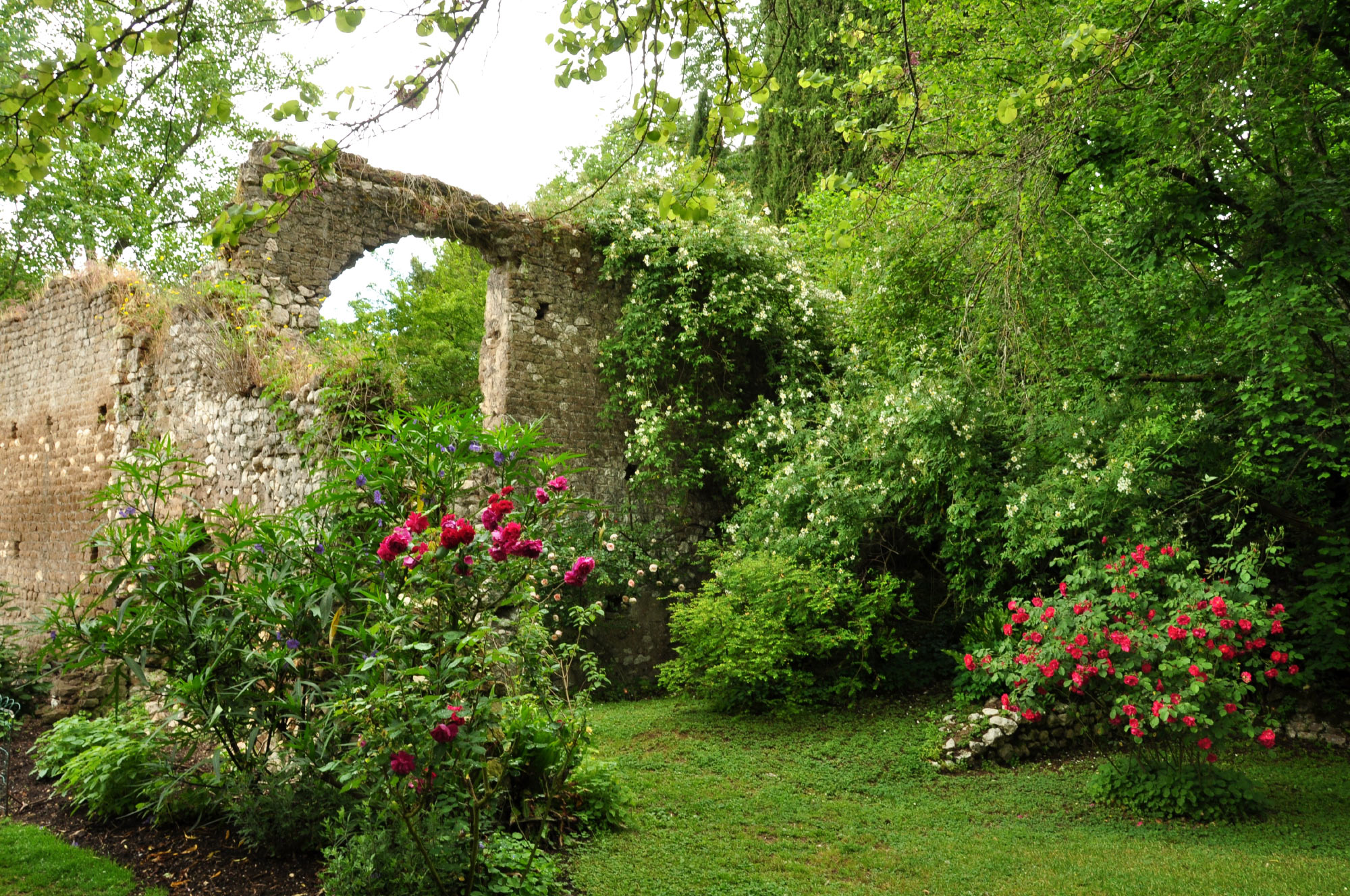 Giardino di Ninfa (Doganella)